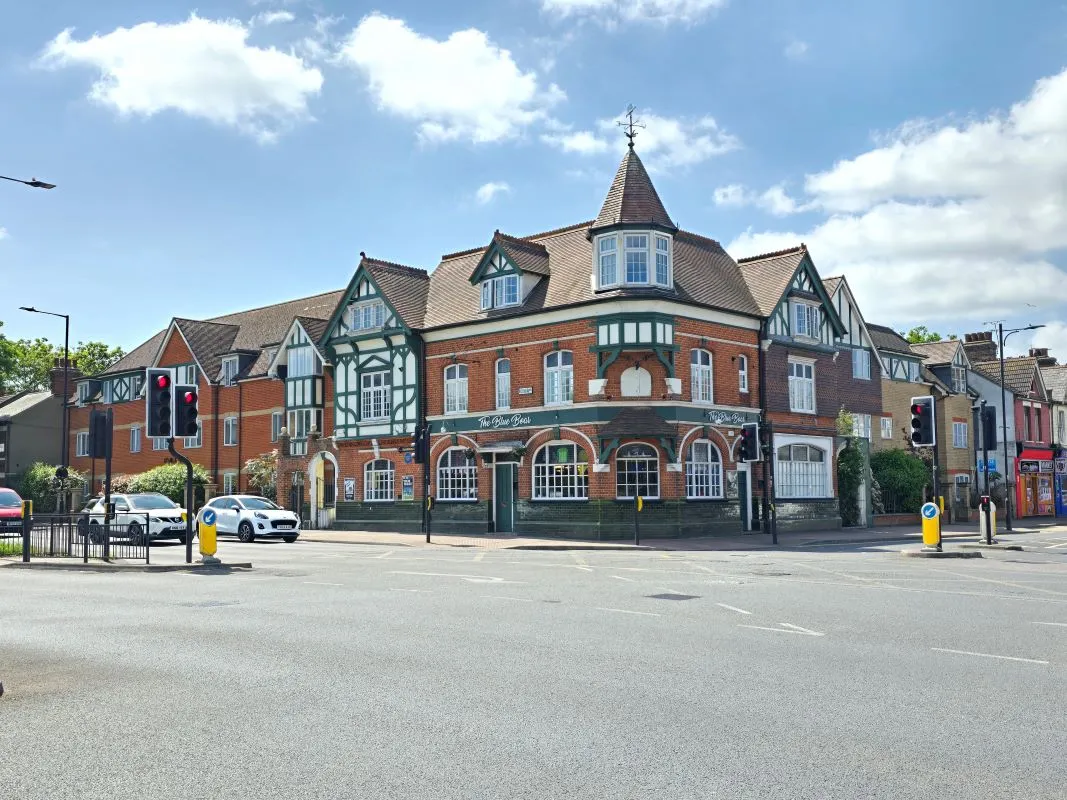 Lot  - Flat 4 Blue Boar House, 177 Victoria Avenue, Southend-on-Sea, Essex, SS2 6EQ