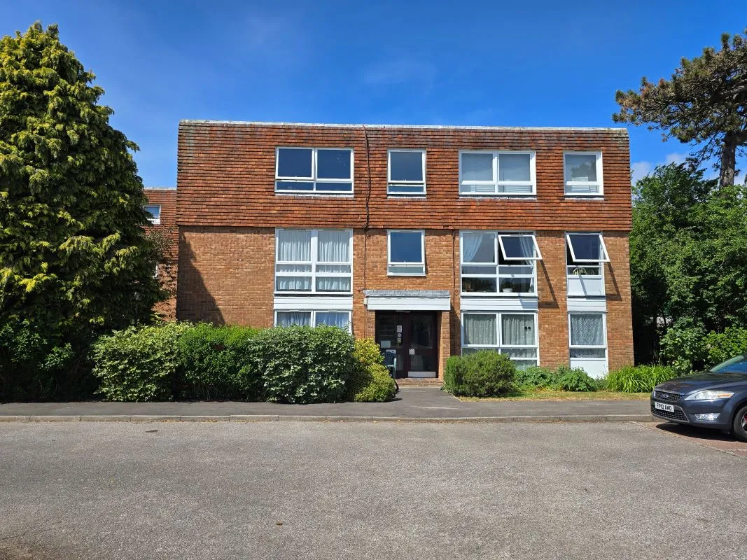Lot  - 75 Kyoto Court, Bognor Regis, West Sussex, PO21 2UL
