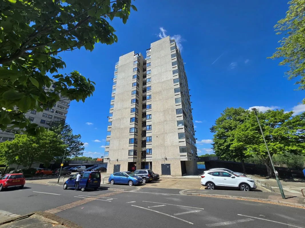Lot  - Flat 15 Osney House, Hartslock Drive, Abbey Wood, London, SE2 9XA