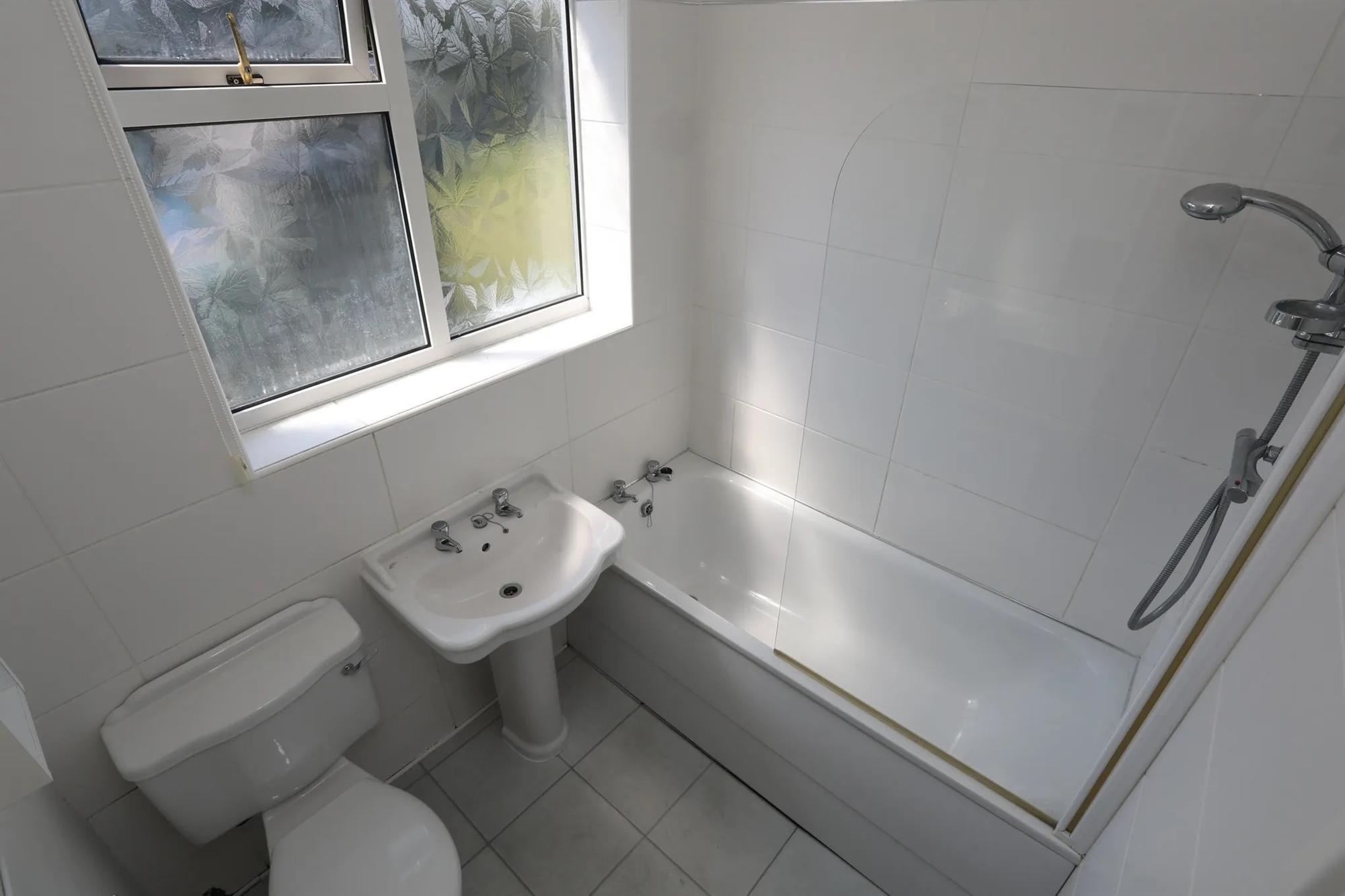3 Highfield Crescent, Bilton, Hull, HU11 4ED
