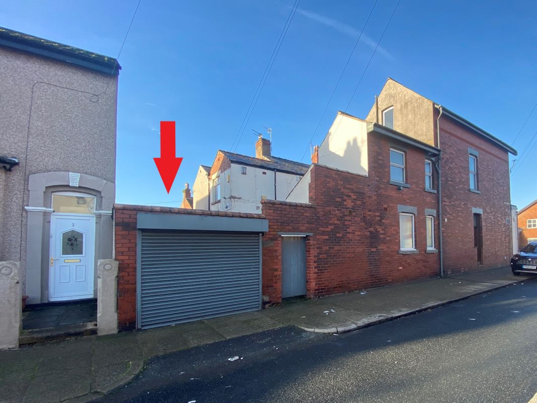 Garage to the rear of Ruthin House, 135 Poulton Road, Fleetwood, Lancashire, FY7 7AP