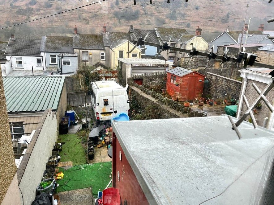 84 High Street, Tonypandy, Mid Glamorgan, CF40 2BH