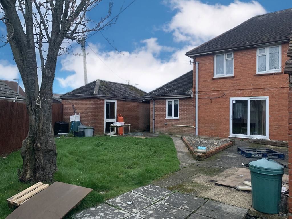 15 Orchard Road, Gillingham, Dorset, SP8 4BQ