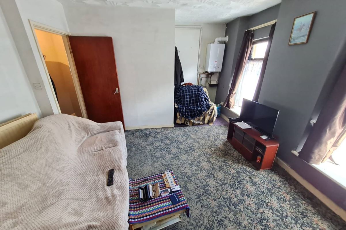 51 Perrott Street, Treharris, Mid Glamorgan, CF46 5ET