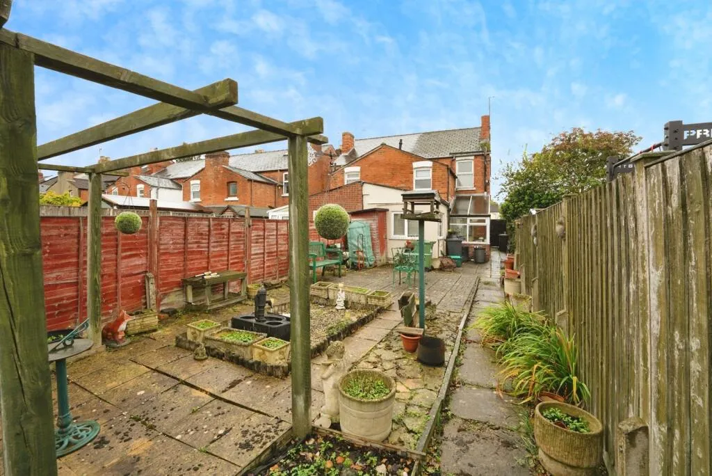 2 bed Semi-Detached