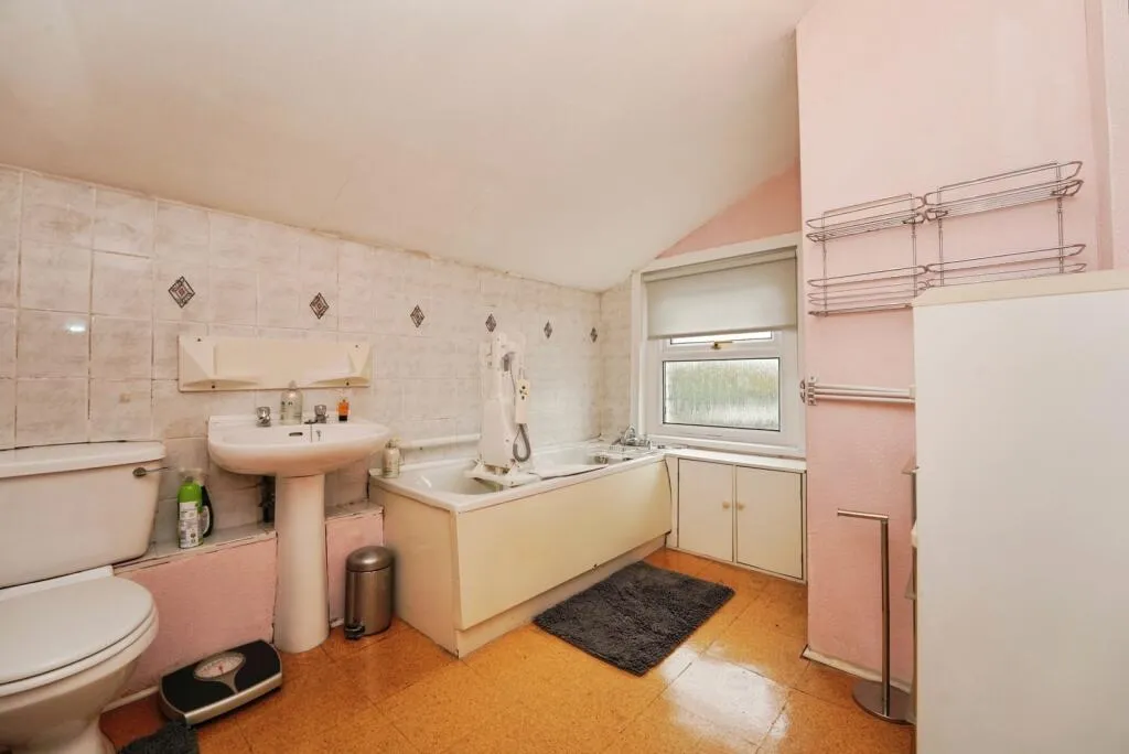 2 bed Semi-Detached