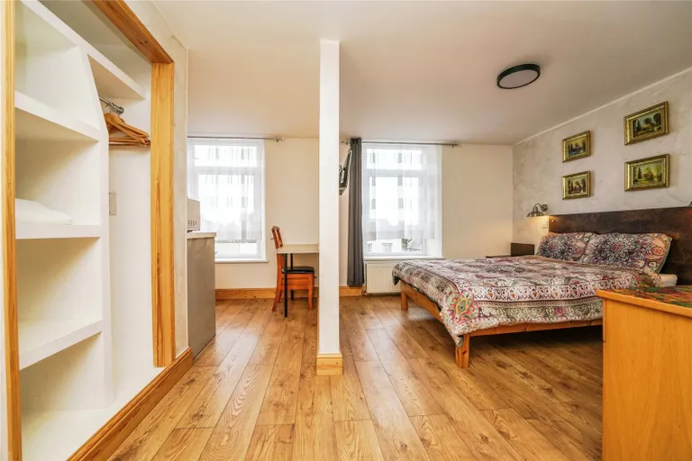 13 bed Hotel