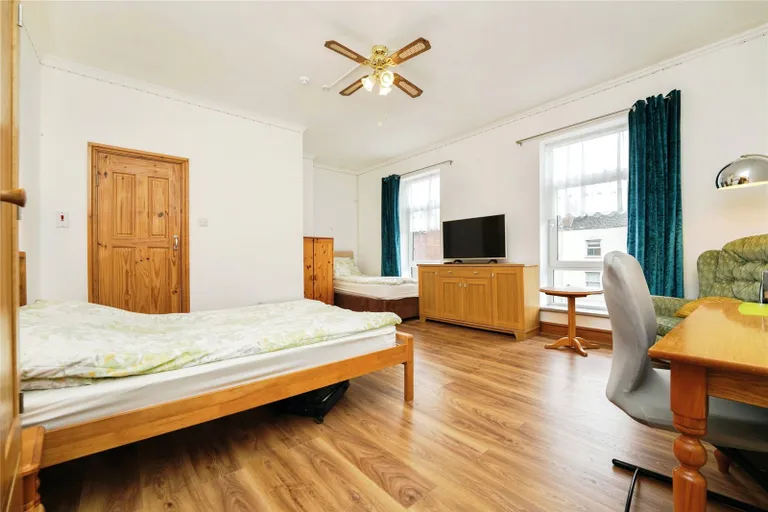 13 bed Hotel