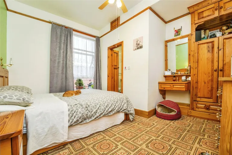13 bed Hotel