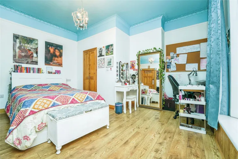 13 bed Hotel