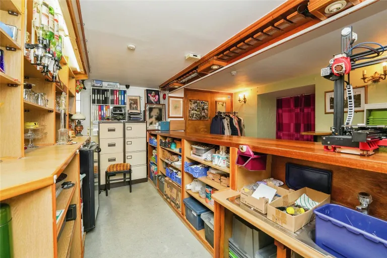 13 bed Hotel
