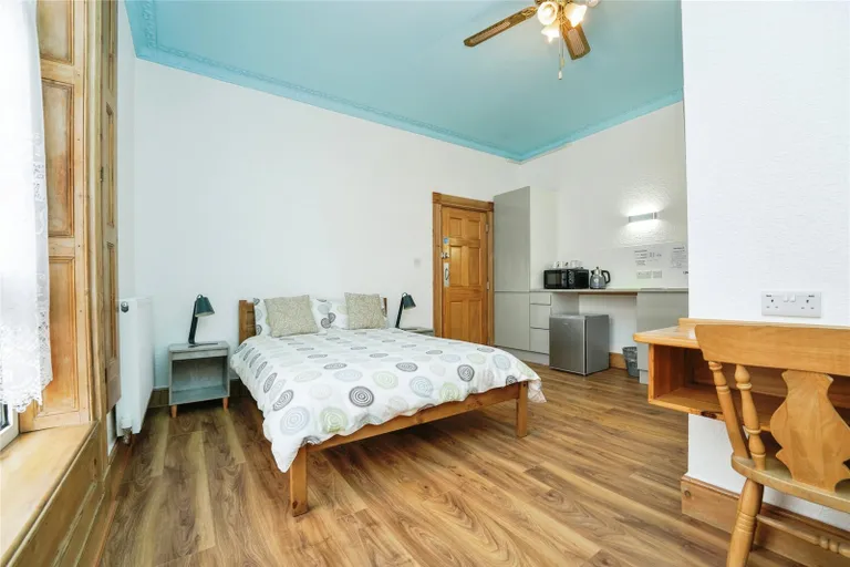 13 bed Hotel