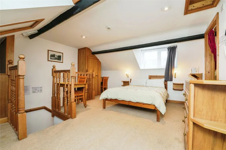13 bed Hotel