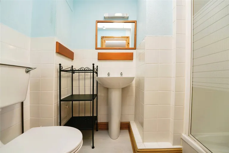 13 bed Hotel