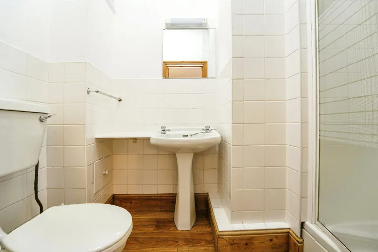 13 bed Hotel