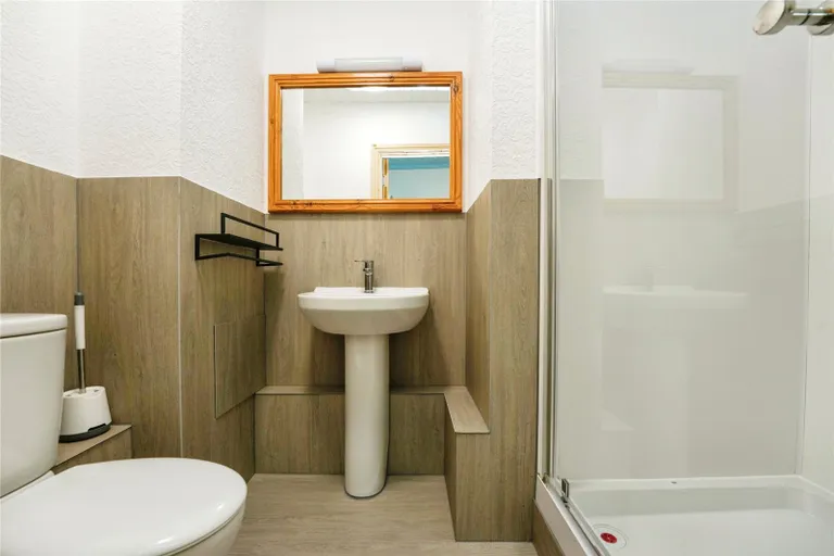 13 bed Hotel