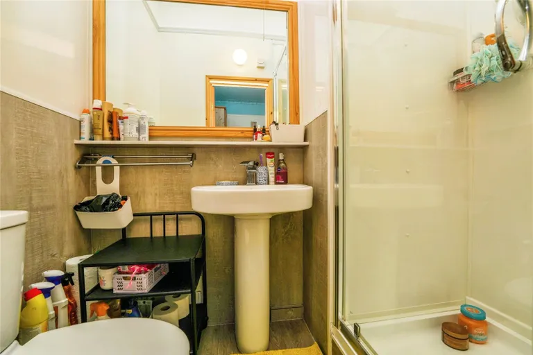 13 bed Hotel