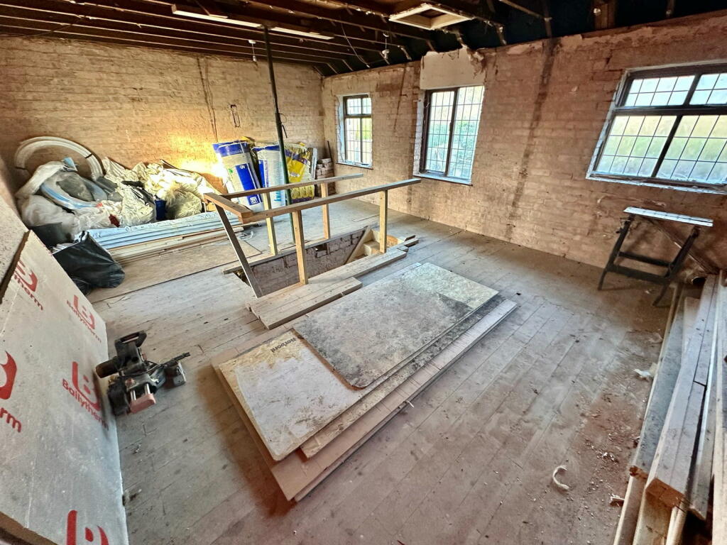 2 bed End of Terrace