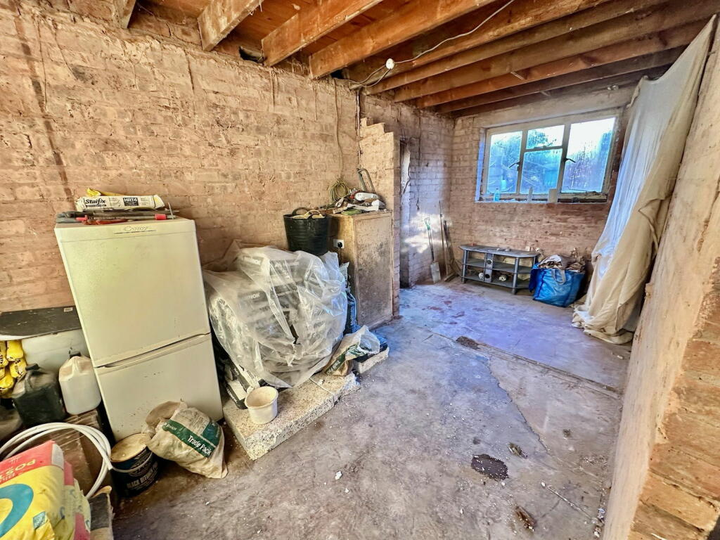2 bed End of Terrace