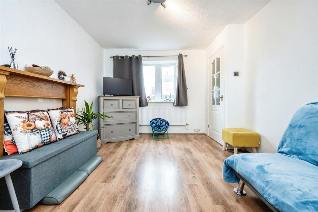 2 bed Semi-Detached