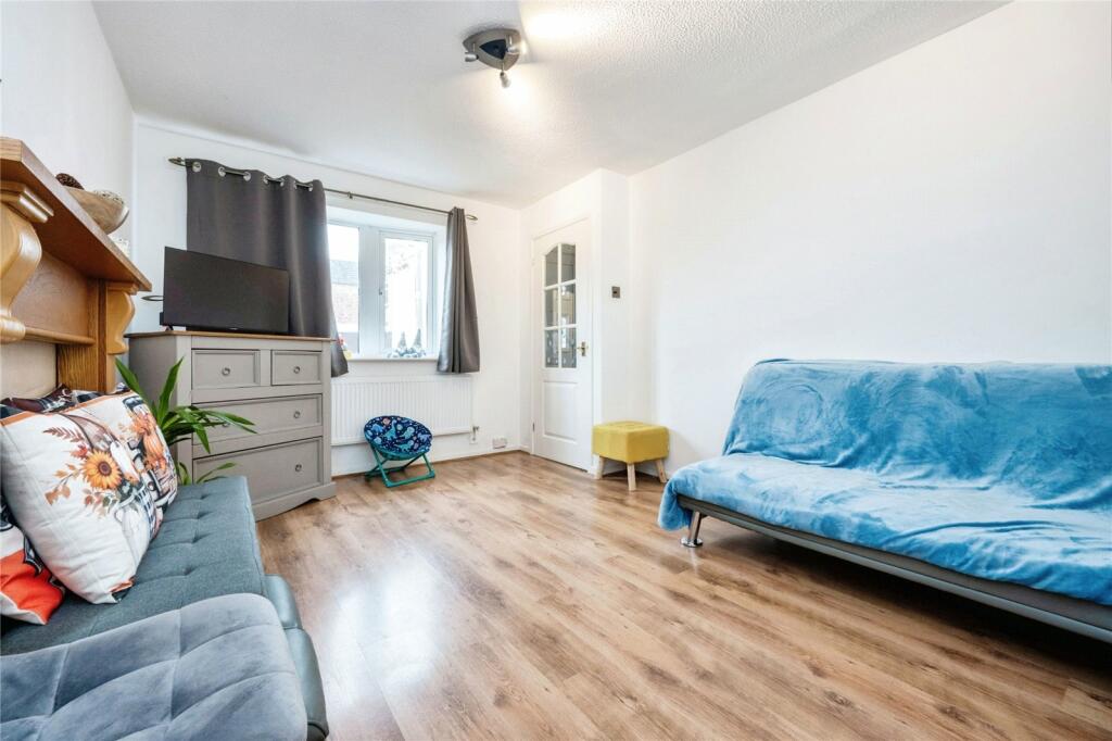 2 bed Semi-Detached