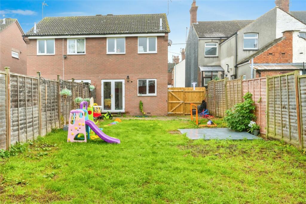 2 bed Semi-Detached