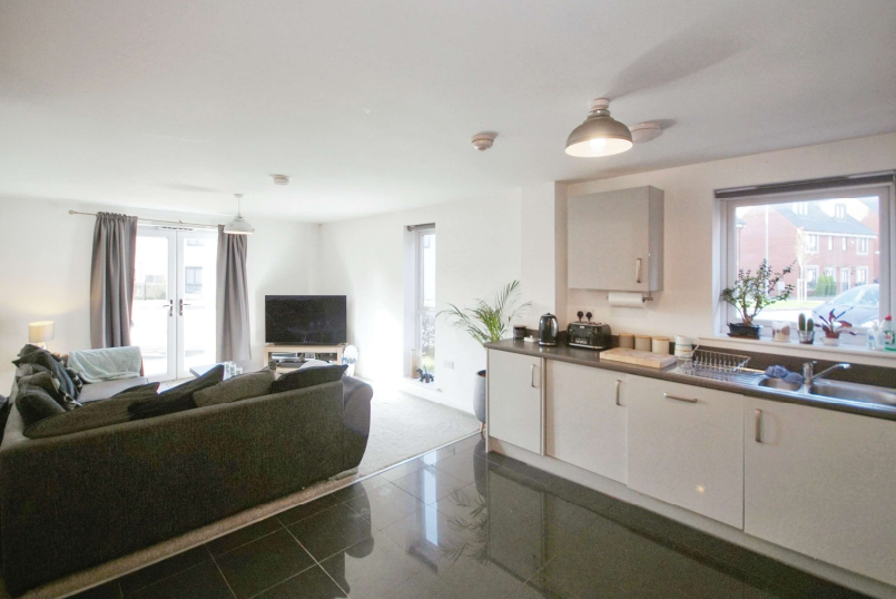 2 bed Ground Flat