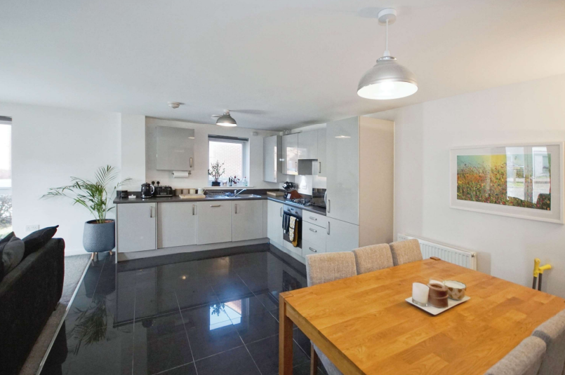 2 bed Ground Flat