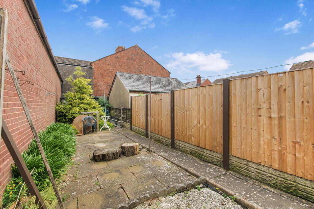 2 bed End of Terrace