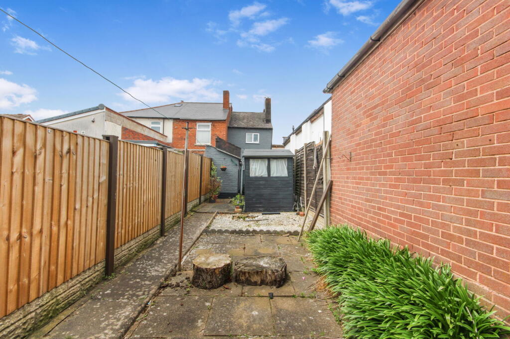 2 bed End of Terrace