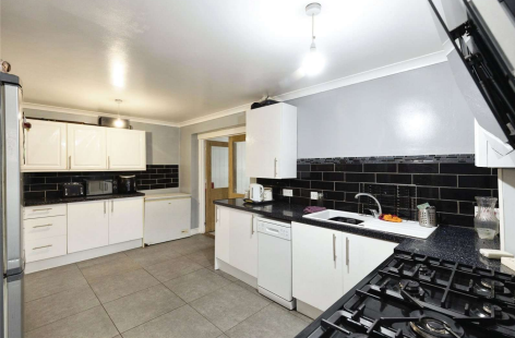 4 bed Detached