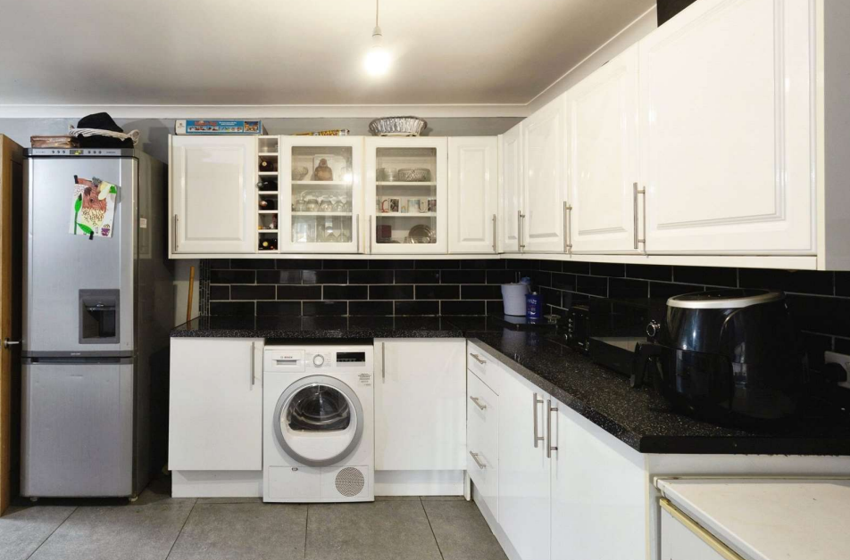 4 bed Detached