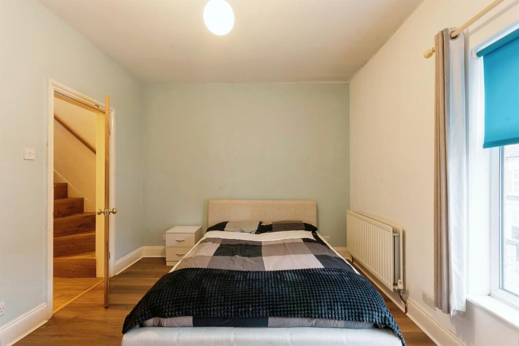 4 bed Terraced