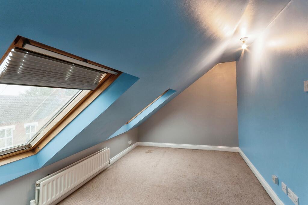 4 bed Terraced