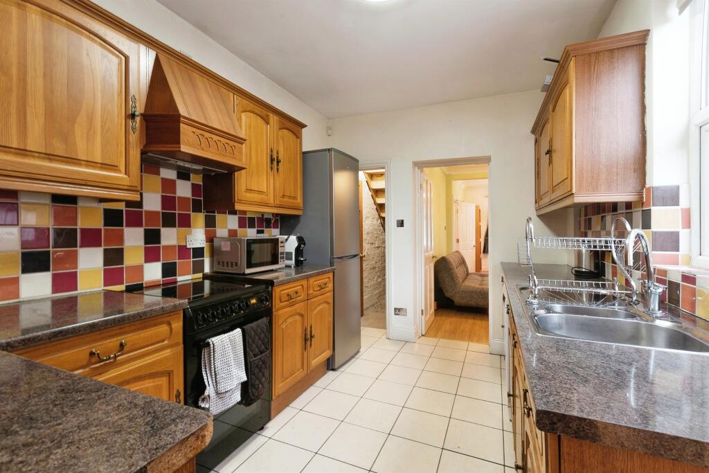 4 bed Terraced