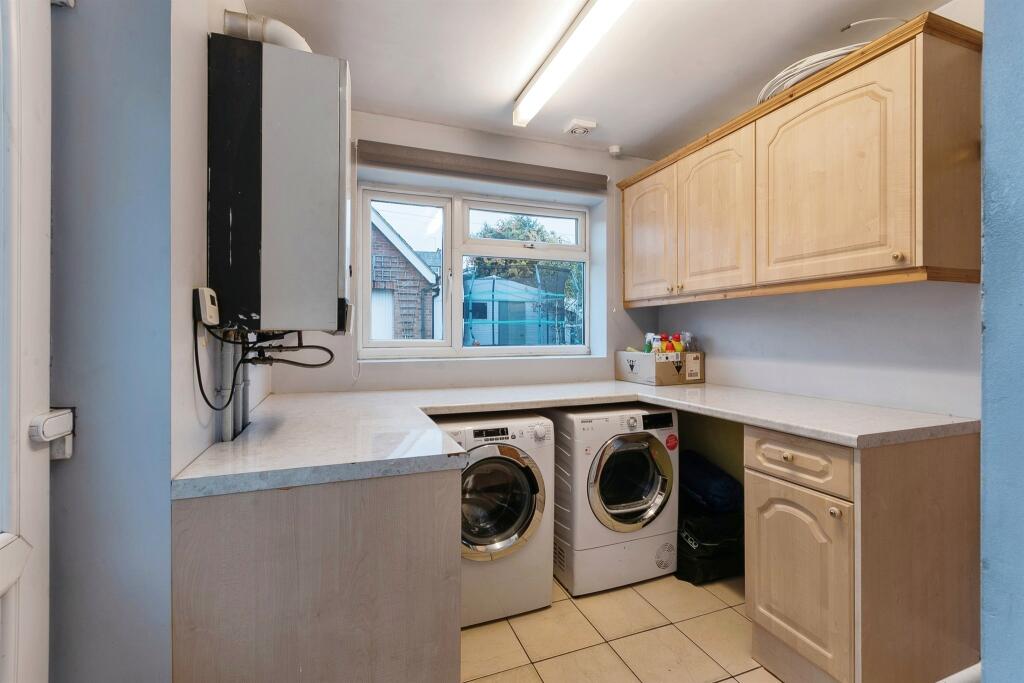 4 bed Terraced