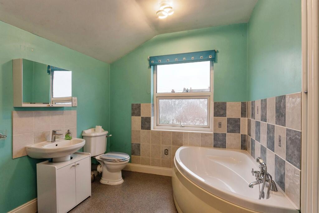 4 bed Terraced