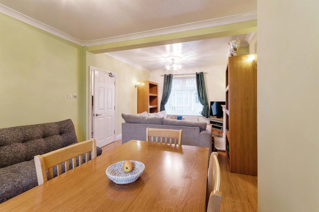 4 bed Terraced
