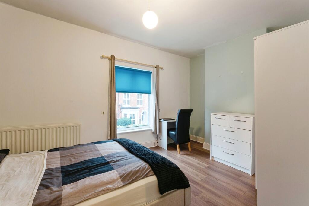 4 bed Terraced