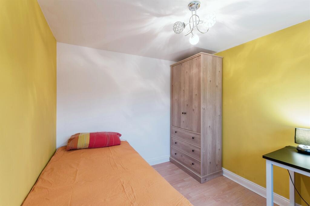 4 bed Terraced