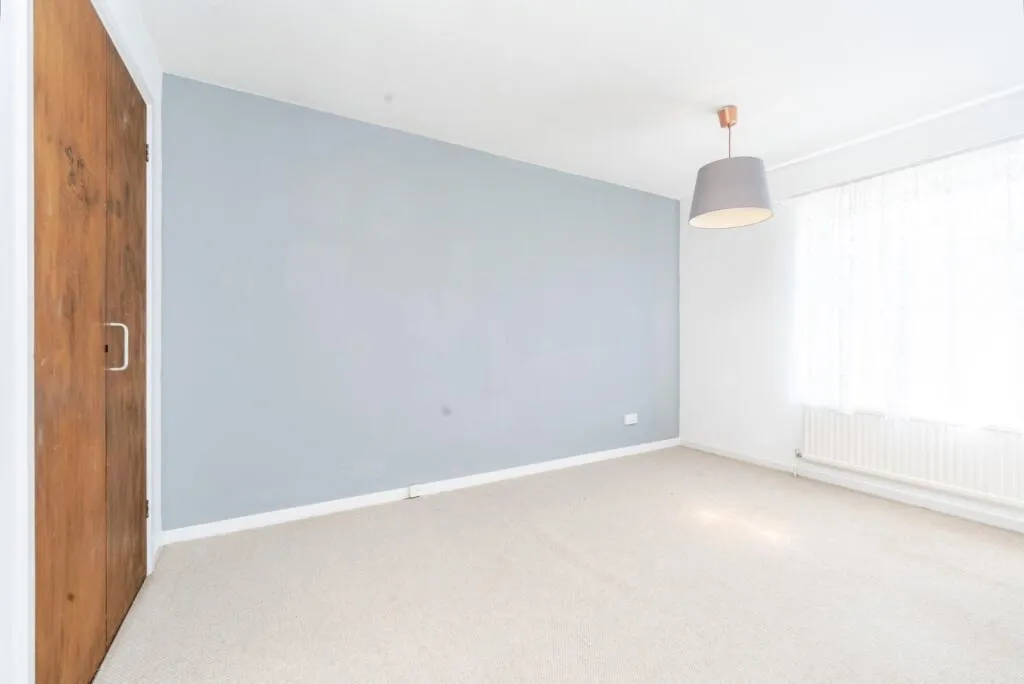 3 bed End of Terrace