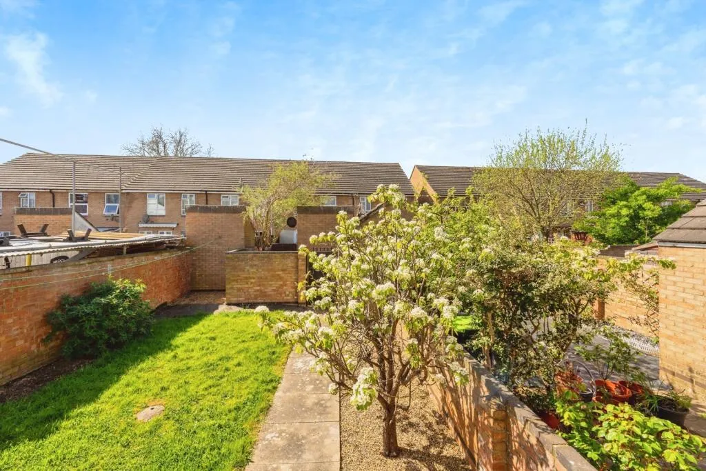 3 bed End of Terrace