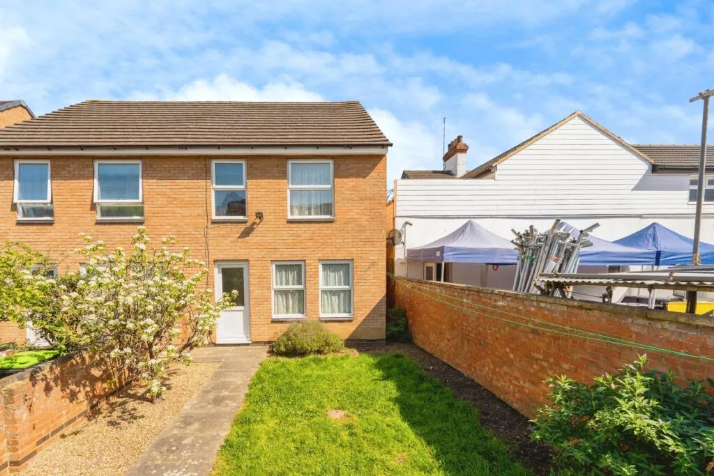 3 bed End of Terrace