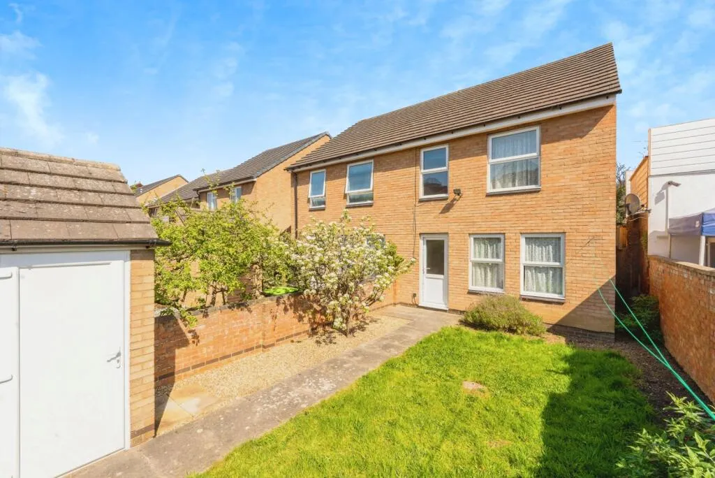 3 bed End of Terrace