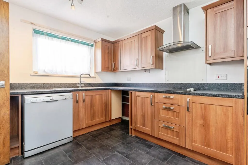3 bed End of Terrace