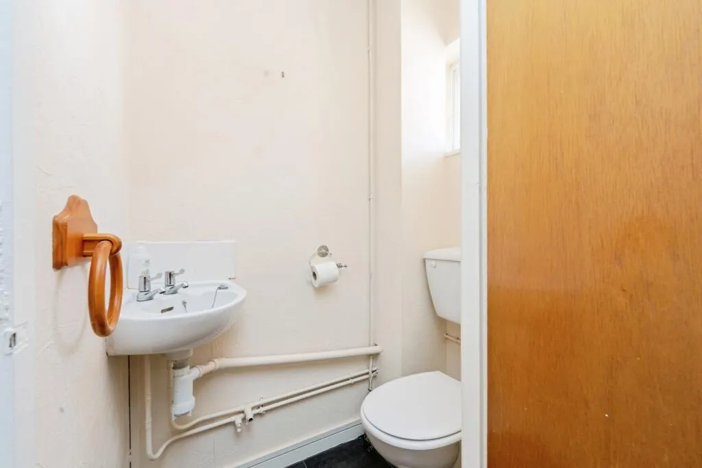 3 bed End of Terrace
