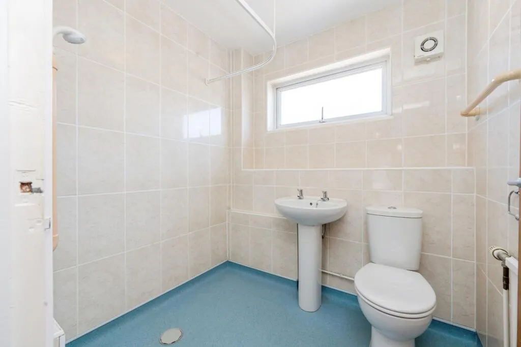 3 bed End of Terrace