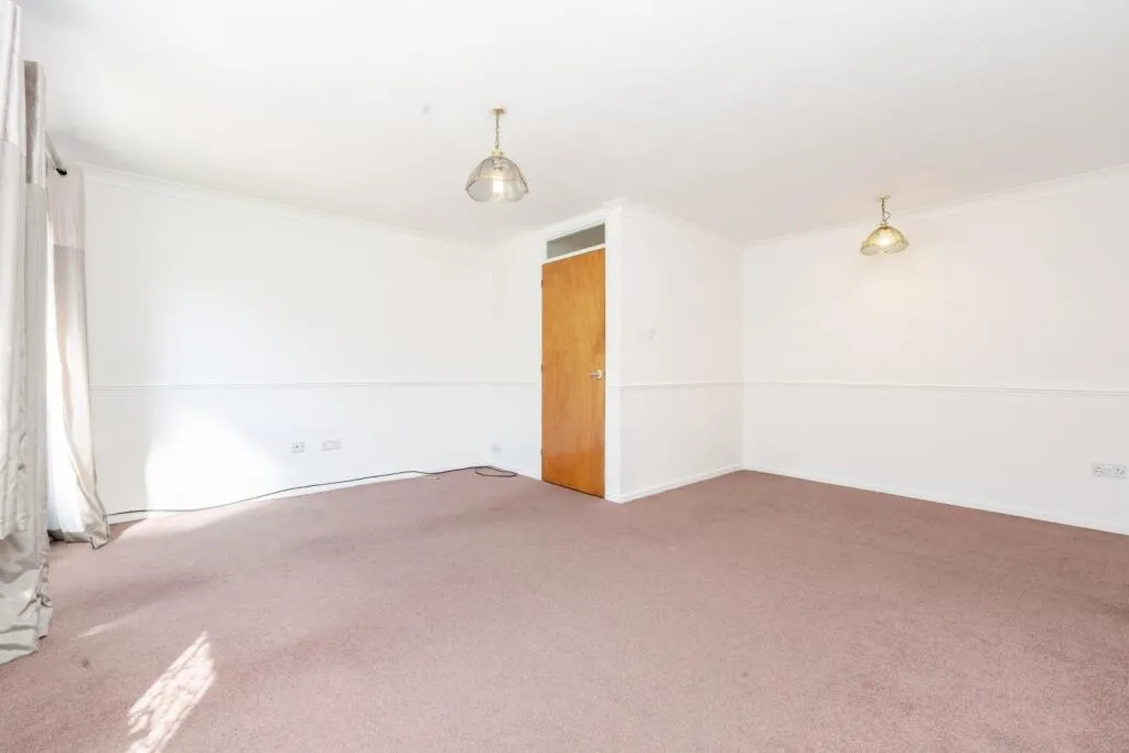 3 bed End of Terrace
