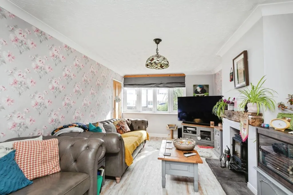 3 bed Semi-Detached