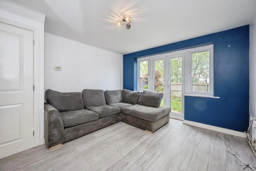 2 bed Semi-Detached